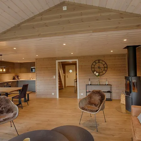Cozy And Modern In Beitobygda *